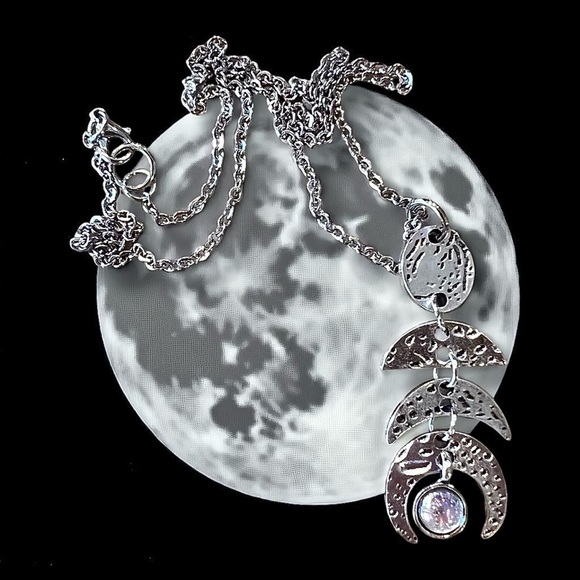 Silver toned Crescent Moon Phases Pendant Necklace Choker 15.5” - Picture 5 of 17